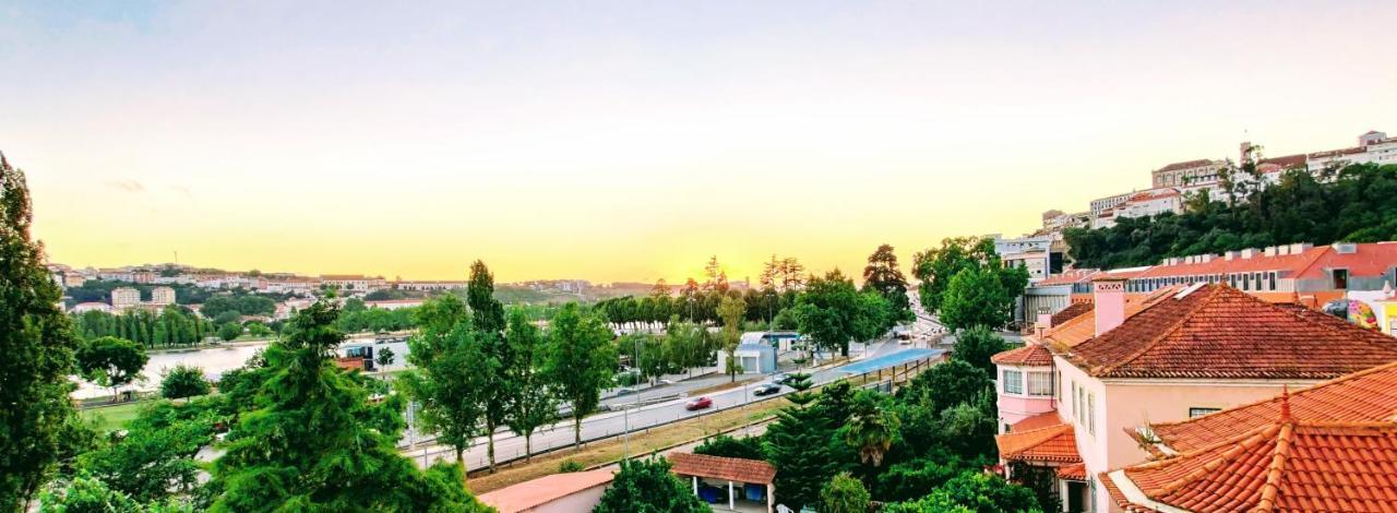 Stylish And Elegant Studio - Best View And Location In Coimbra Downton Exterior photo